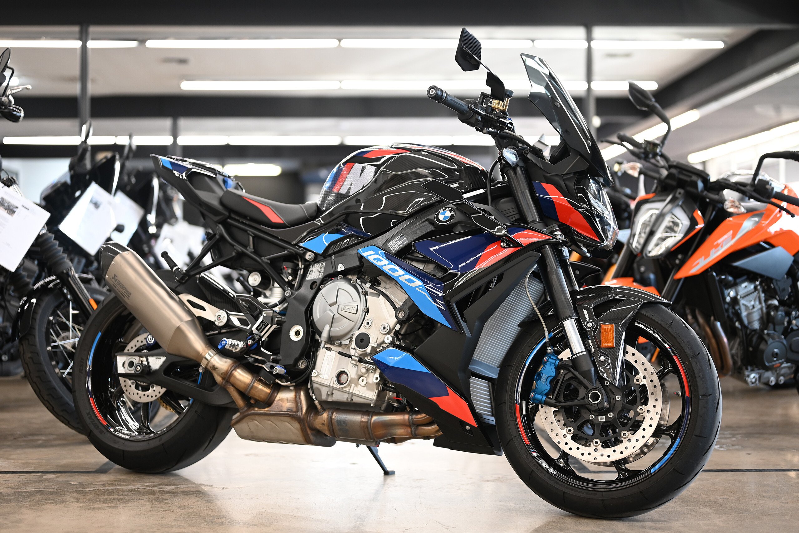 2024 BMW M1000R