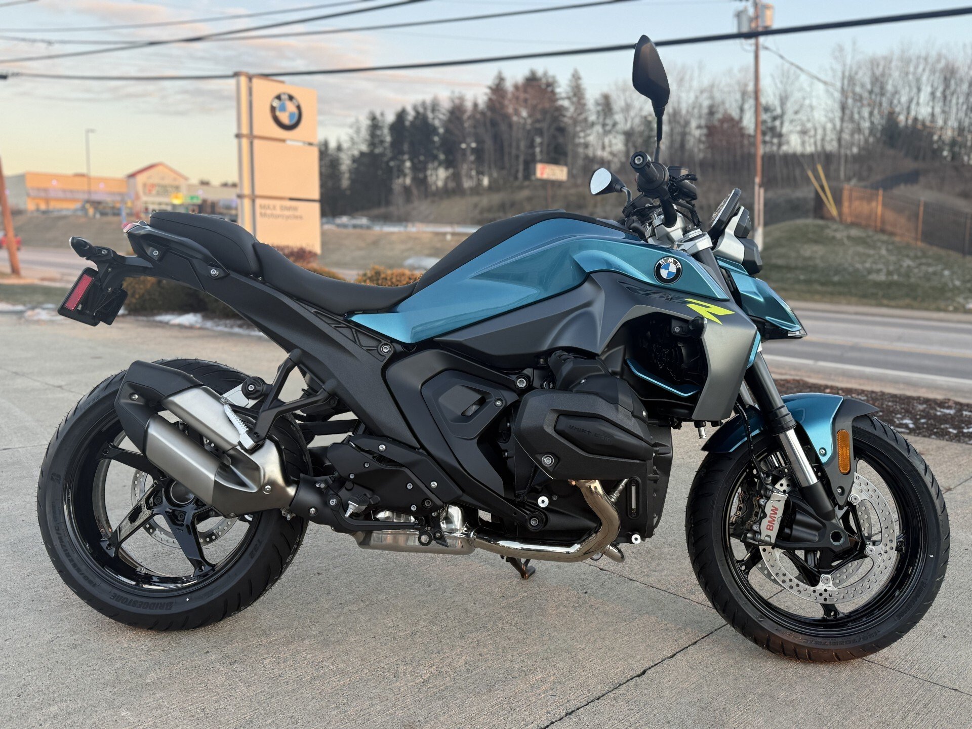 New 2026 BMW R1300R