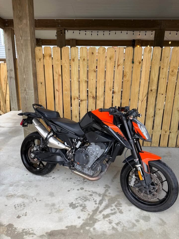 2021 KTM 890 Duke