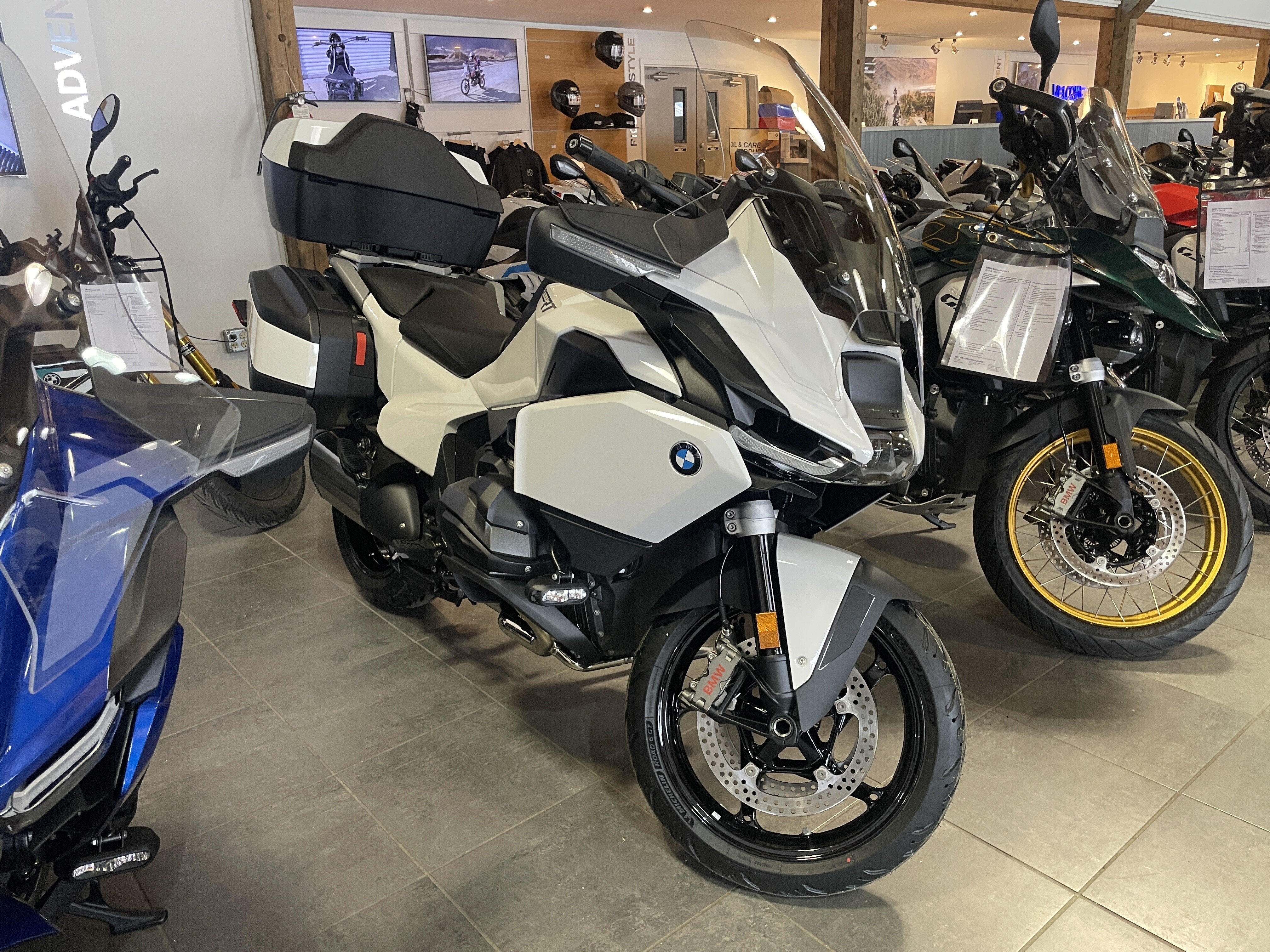 New 2026 BMW R1300RT